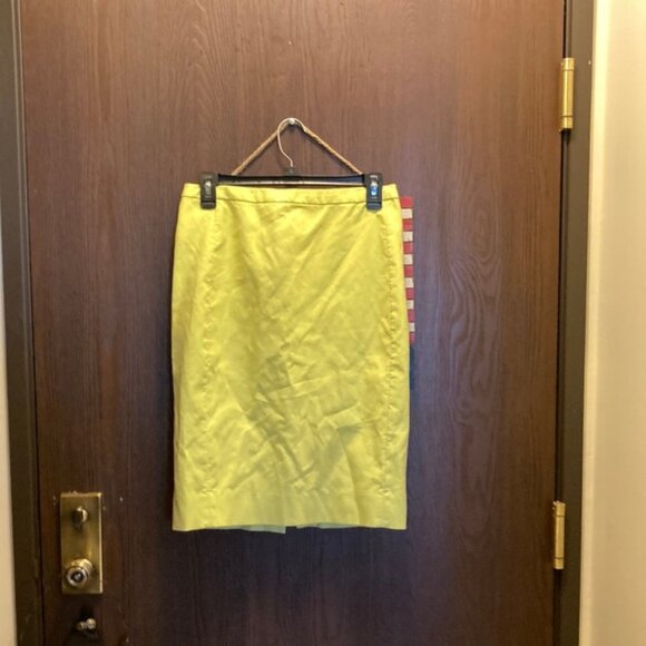 JCrew Size 2 skirt with back zipper and slit - Picture 1 of 7